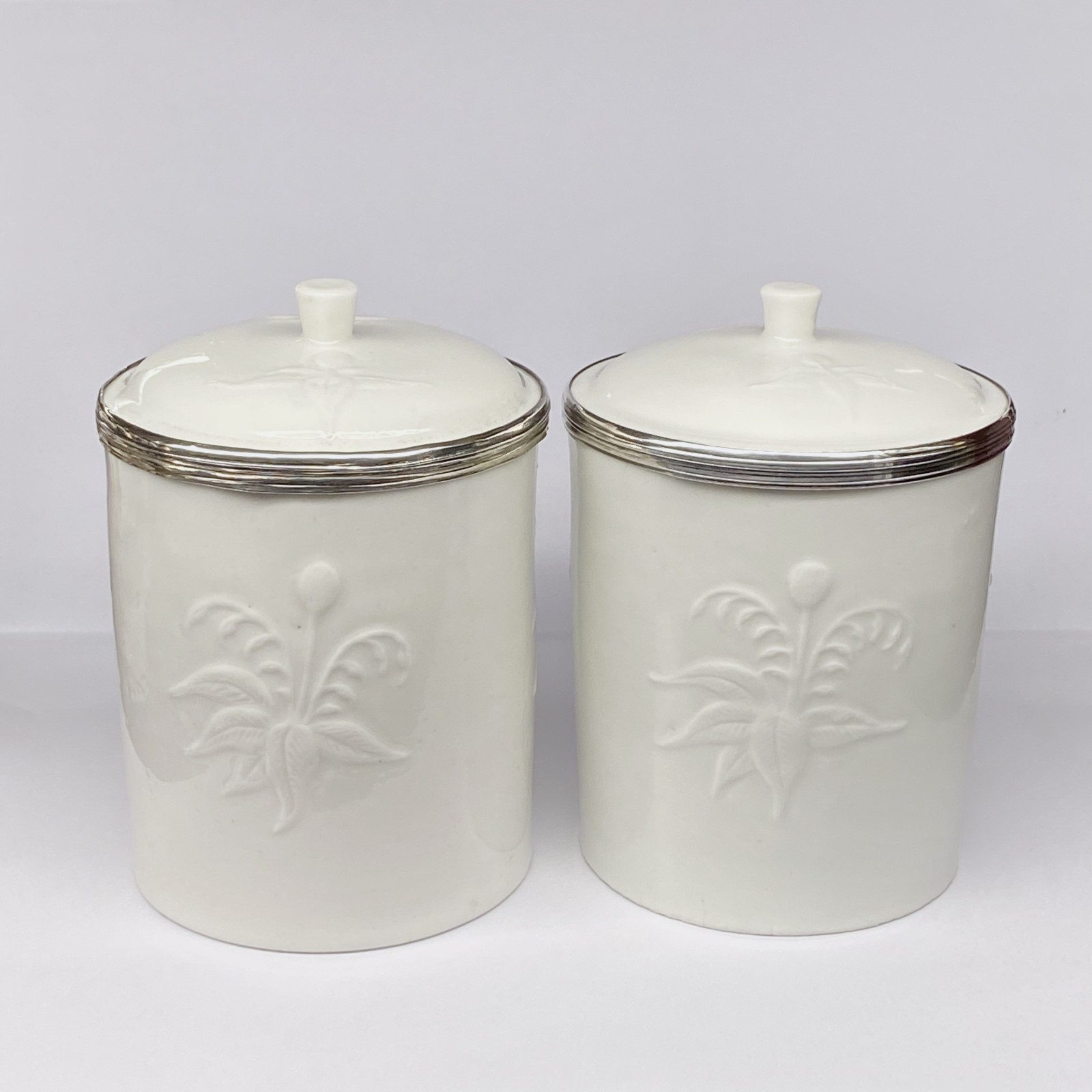 Saint-Cloud - Pair of ointment jars - Eighteenth century