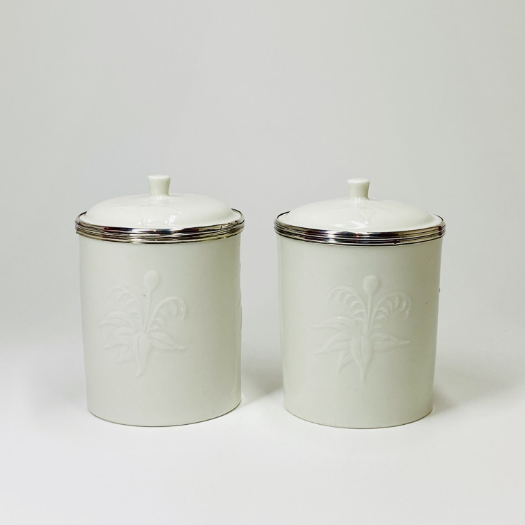 Saint-Cloud - Pair of ointment jars - Eighteenth century
