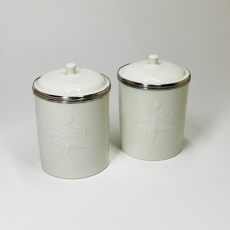 Saint-Cloud - Pair of ointment jars - Eighteenth century