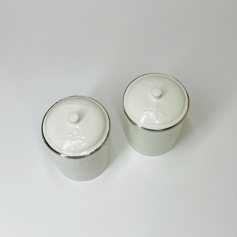 Saint-Cloud - Pair of ointment jars - Eighteenth century
