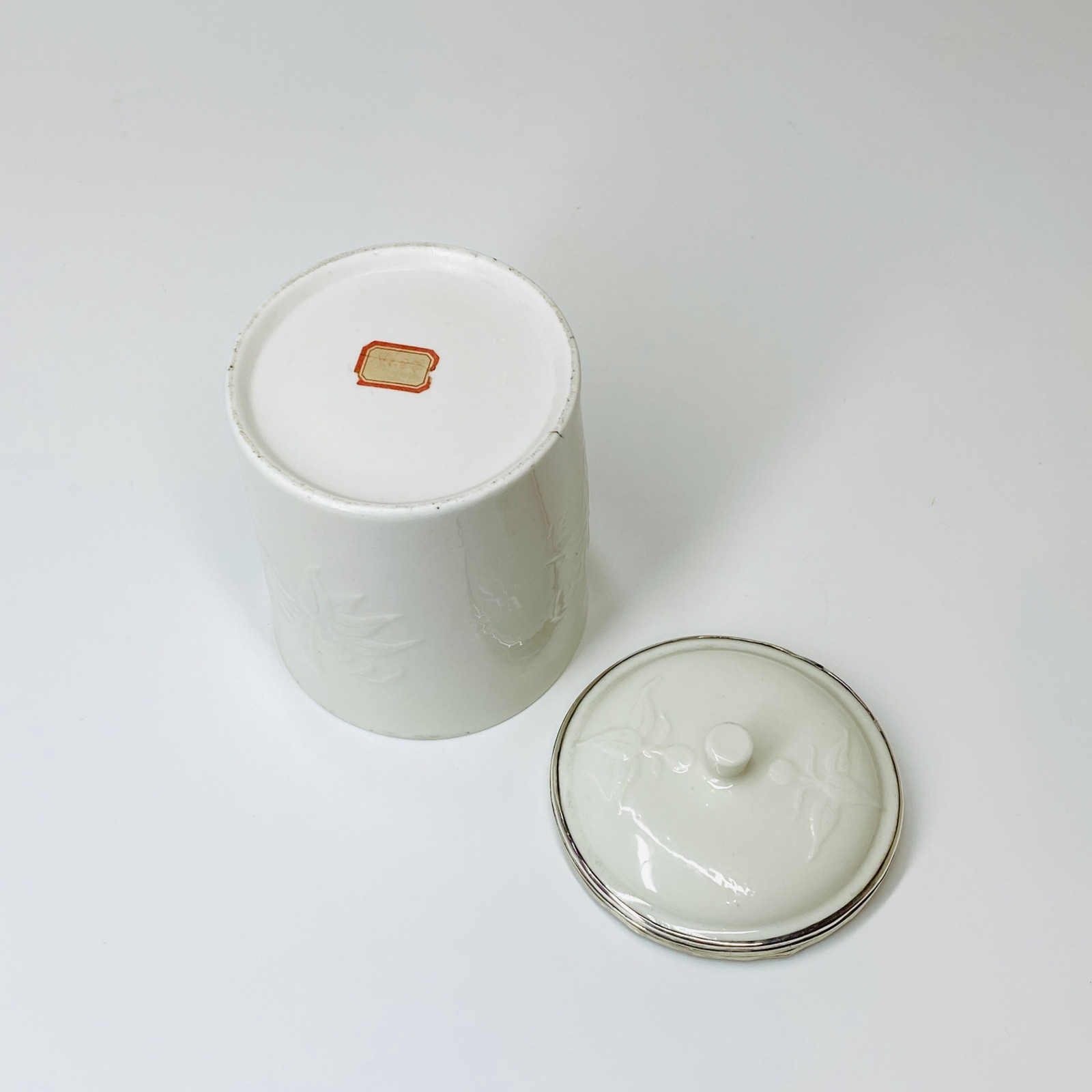 Saint-Cloud - Pair of ointment jars - Eighteenth century