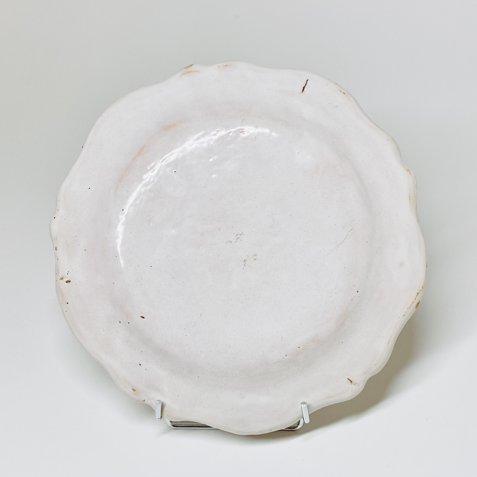 Assiette en faïence de Lyon à médaillon - XVIIIe siècle