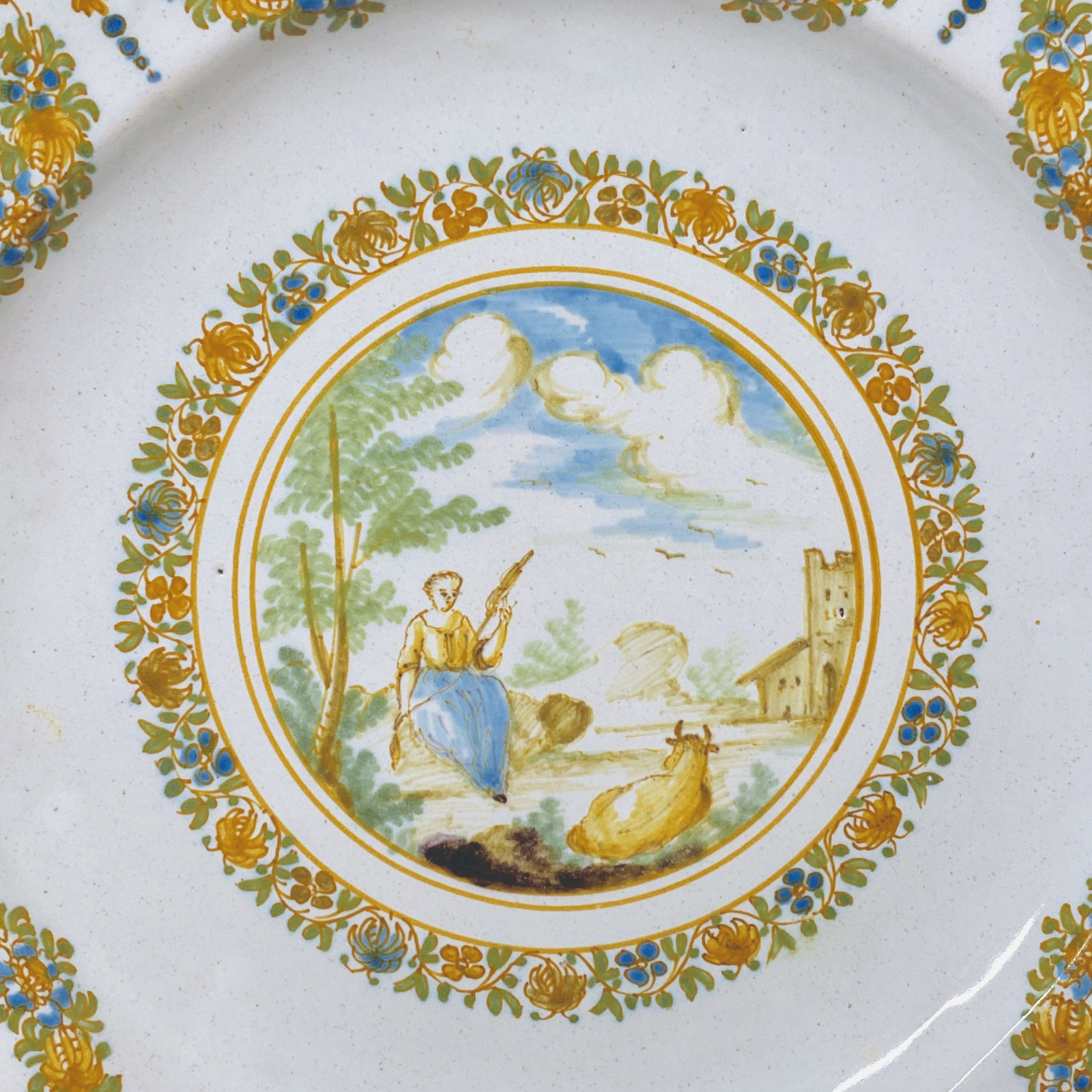 Lyon earthenware plate with medallion - Eighteenth century