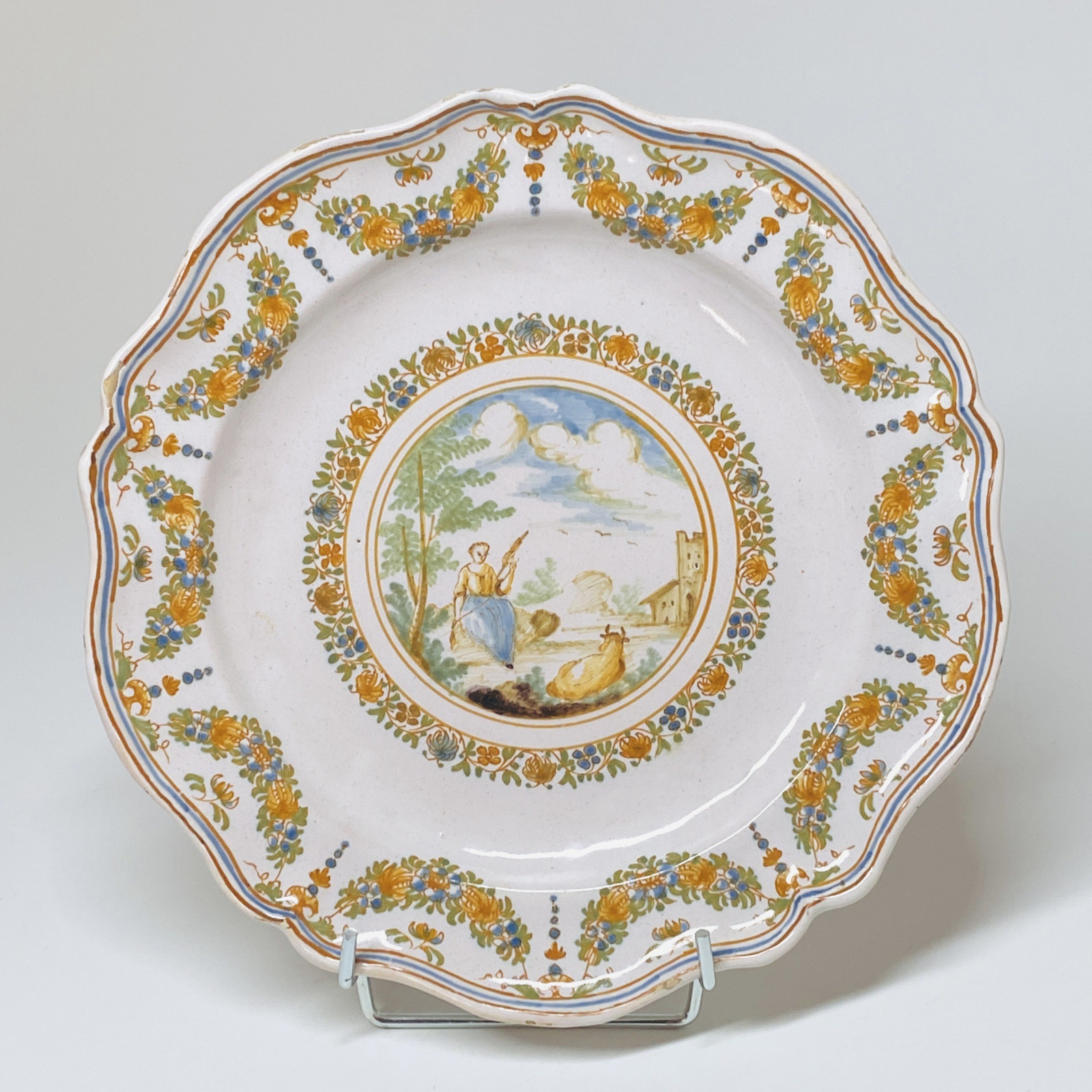 Lyon earthenware plate with medallion - Eighteenth century