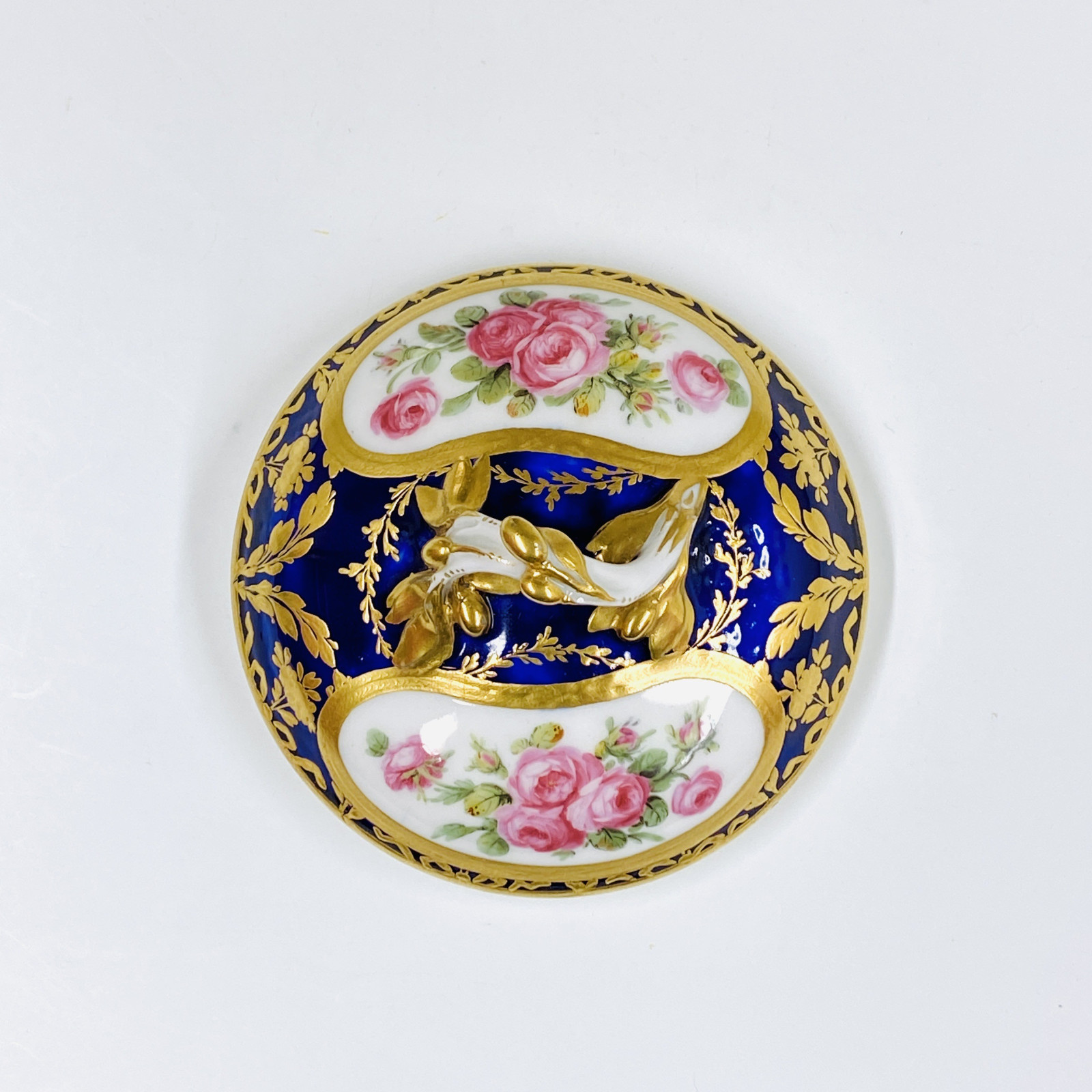 Écuelle à bouillon en porcelaine tendre de Sèvres - XVIIIe siècle