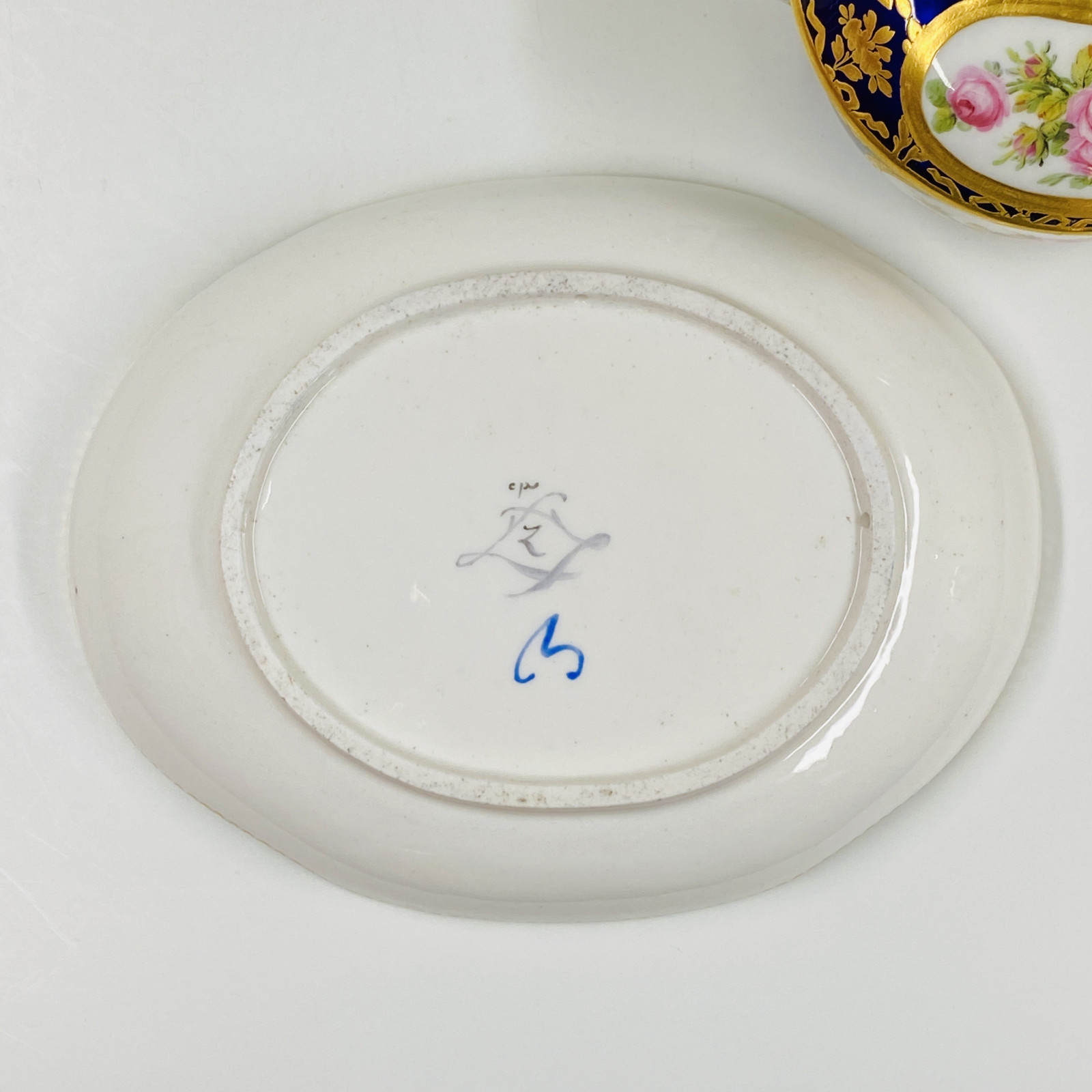 Écuelle à bouillon en porcelaine tendre de Sèvres - XVIIIe siècle