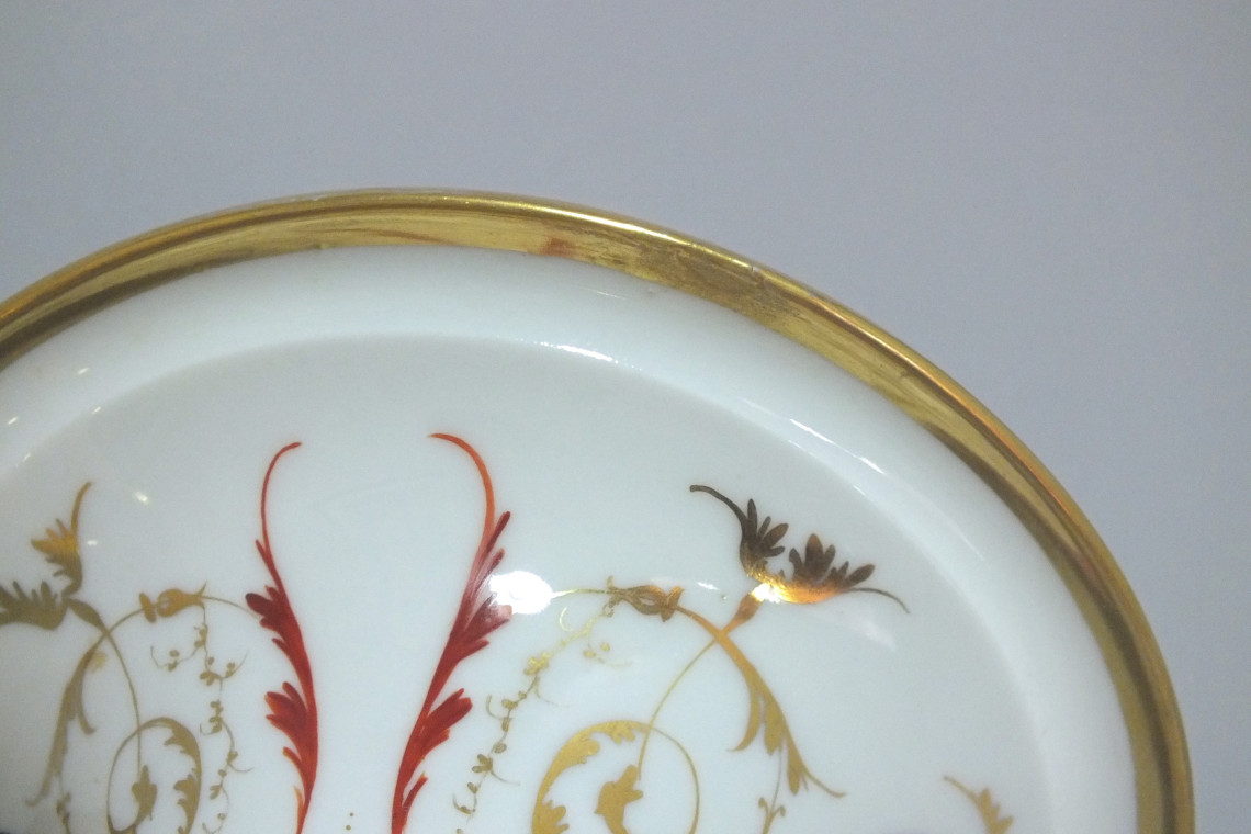 Paris - Paire de vases en porcelaine à décor "à la Salembier"- Fin du XVIIIe Siècle