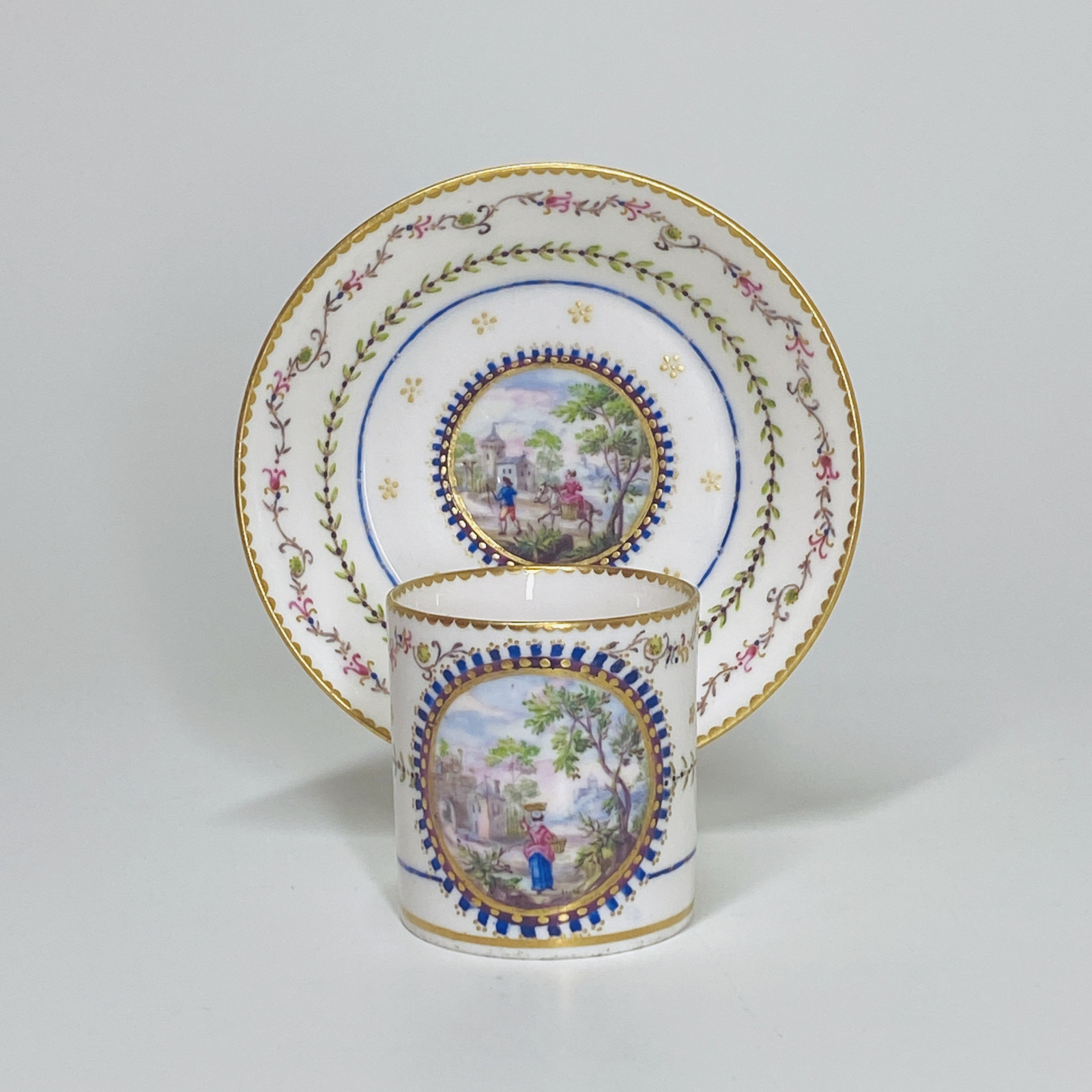 Tasse en porcelaine tendre de Sèvres - XVIIIe siècle