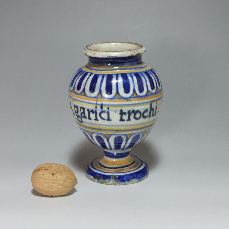 Pill pot in Majolica of Lyon - End of the sixteenth century