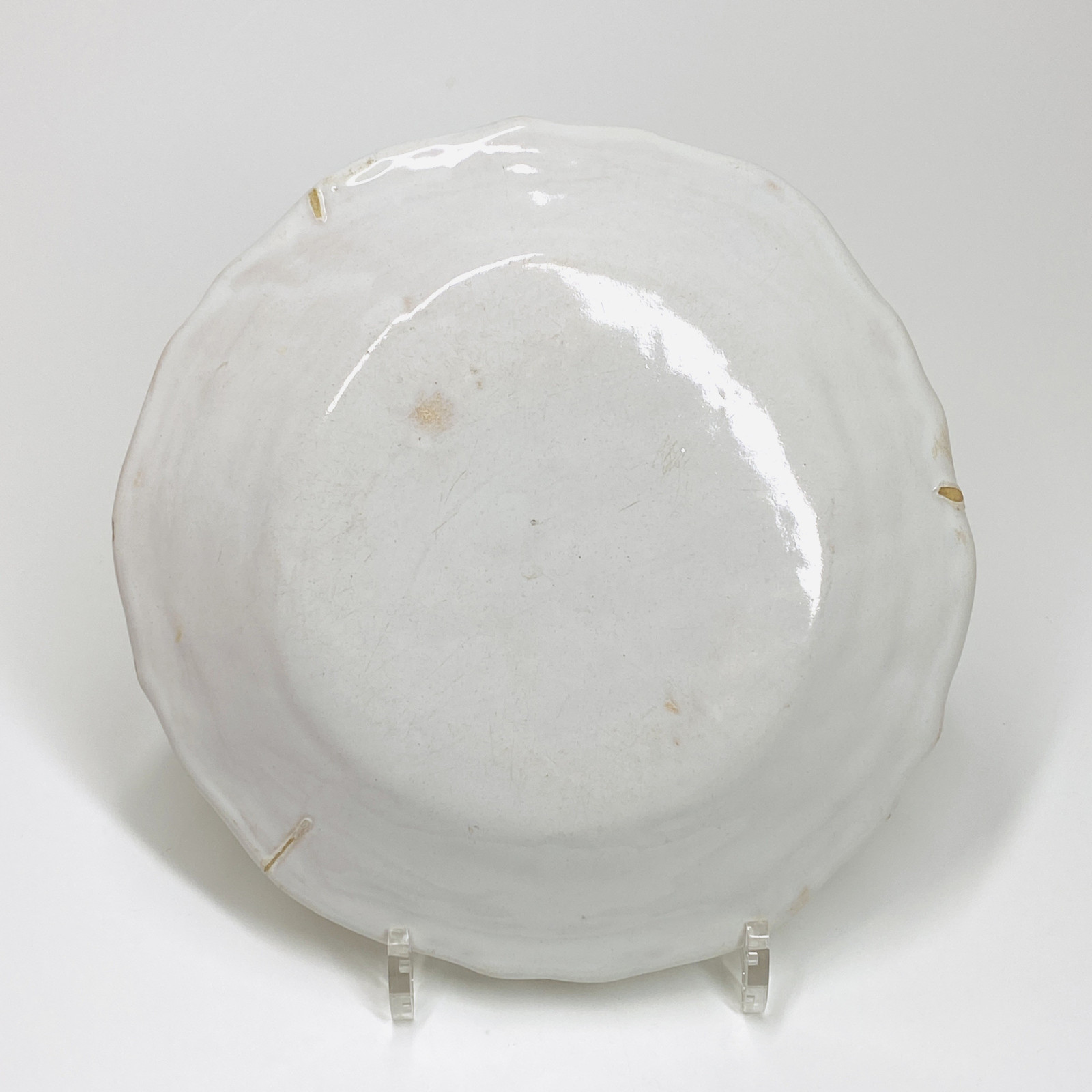 Assiette en faïence de Lyon à décor de grotesques - XVIIIe siècle