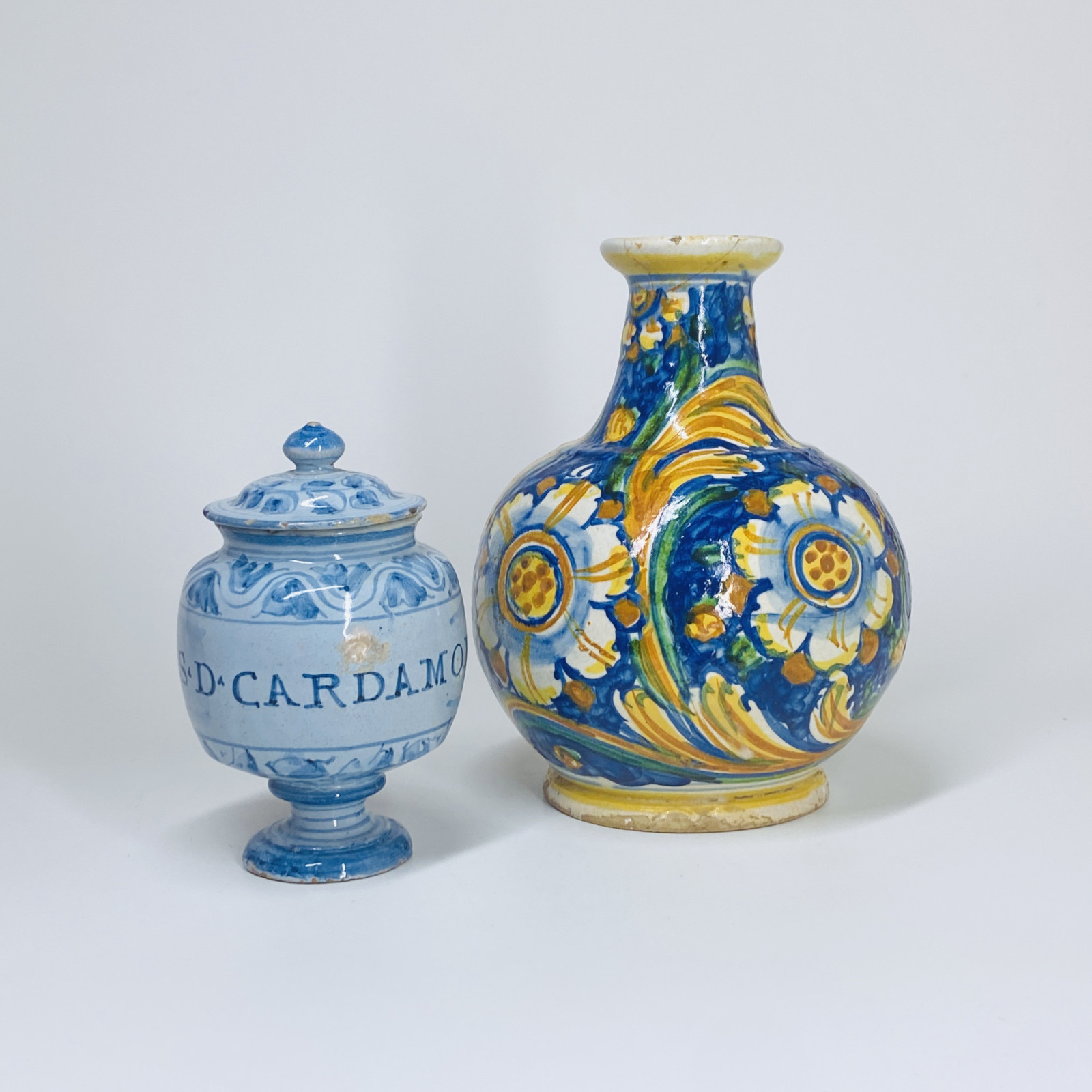 Caltagirone (Sicile) - Vase bouteille en majolique - XVIIe siècle