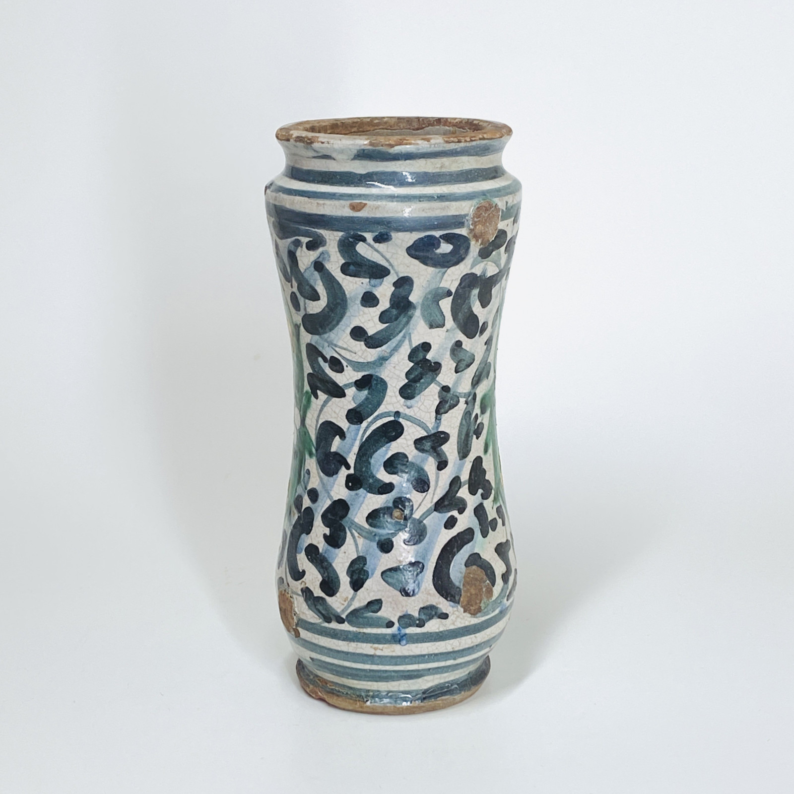 Trapani (Sicile) - Albarello en majolique à décor d'une armoirie - XVIIe siècle