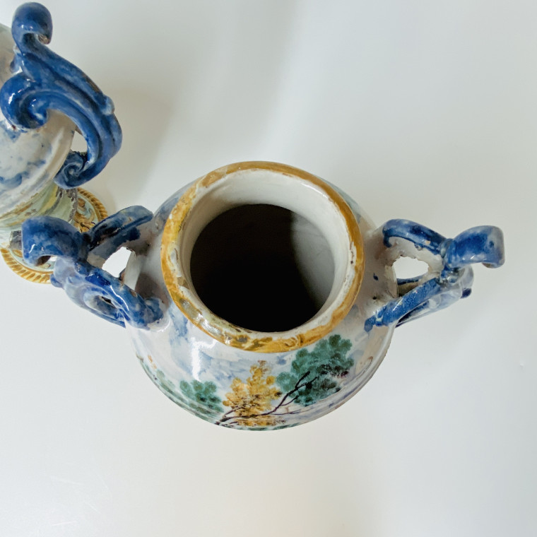 Paire de vase en faïence de Naples - Début du XVIIIe siècle