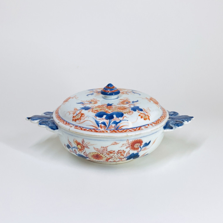 Deux écuelles en porcelaine de Chine décorées dans la palette Imari - Début du XVIIIe siècle