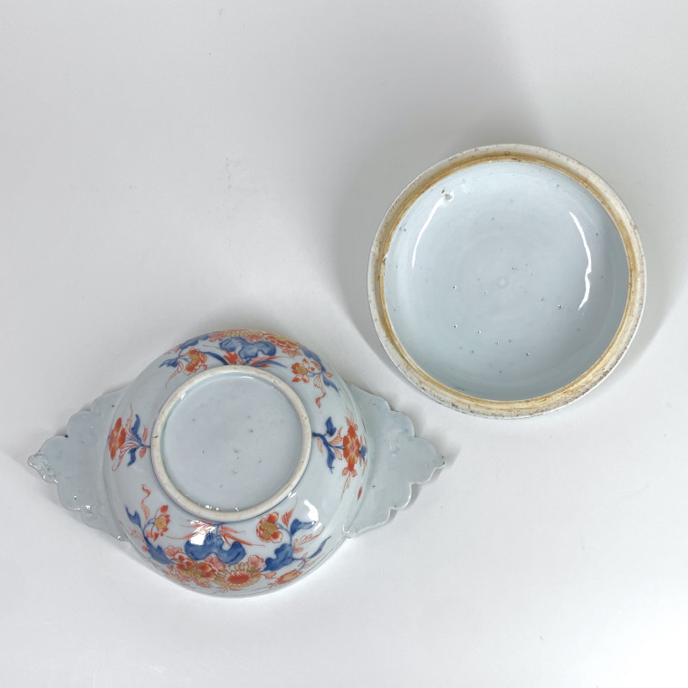 Deux écuelles en porcelaine de Chine décorées dans la palette Imari - Début du XVIIIe siècle