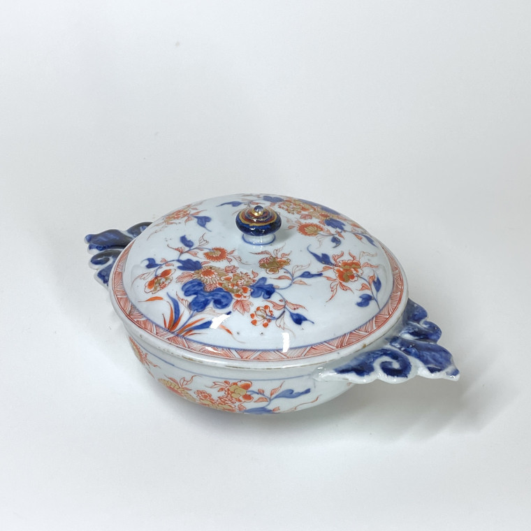 Deux écuelles en porcelaine de Chine décorées dans la palette Imari - Début du XVIIIe siècle