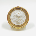 Médaillon en biscuit de Niderviller représentant un bouquet de fleurs - Daté 1818