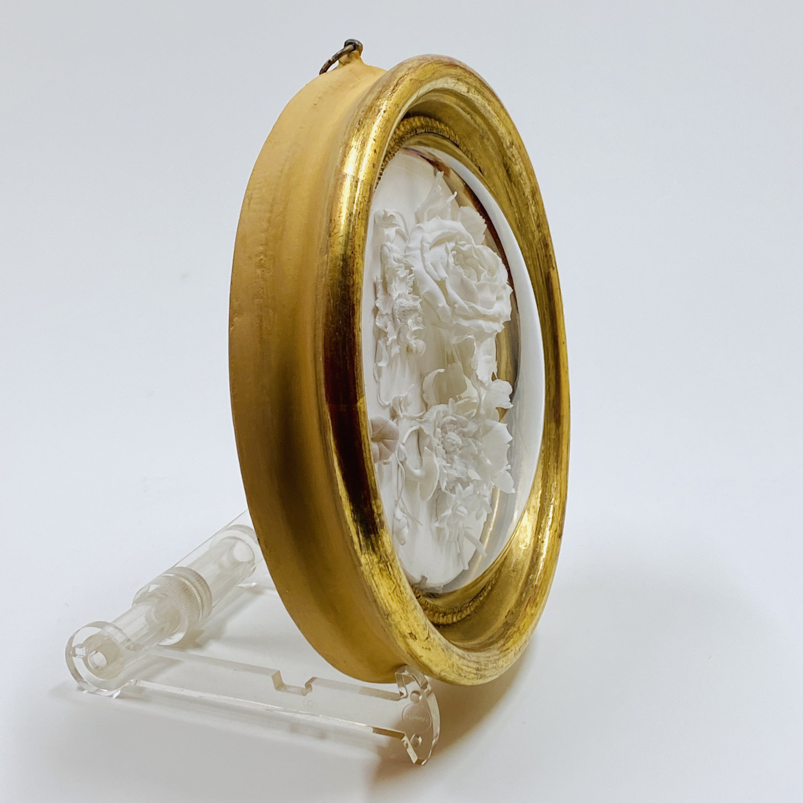 Médaillon en biscuit de Niderviller représentant un bouquet de fleurs - Daté 1818