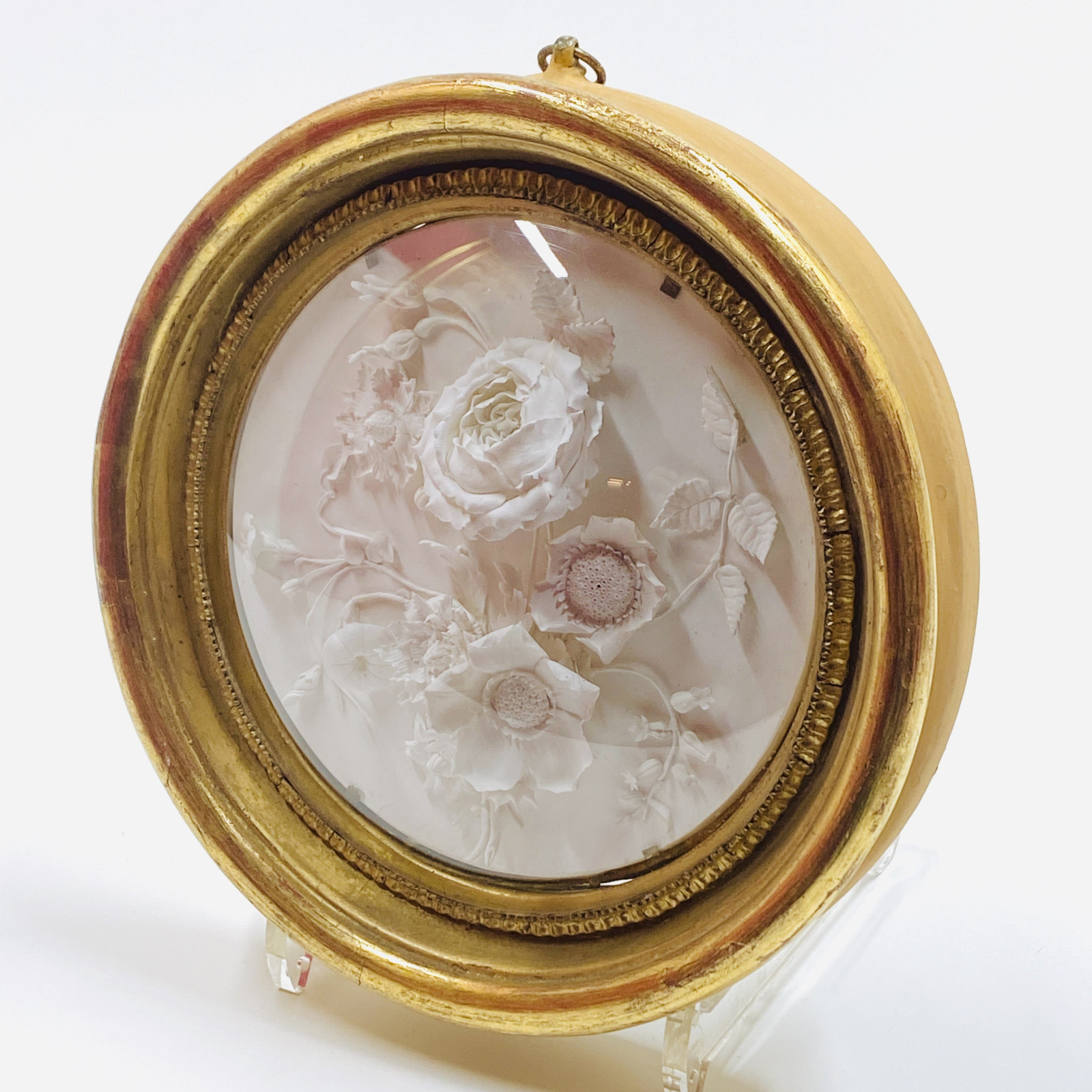 Niderviller biscuit medallion representing a bouquet of flowers - Dated 1819