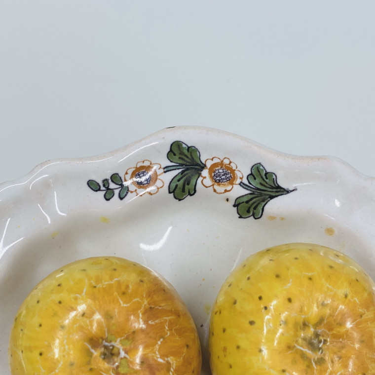 Assiette trompe l'oeil en faïence du sud de le France ou Italie du nord - XVIIIe siècle