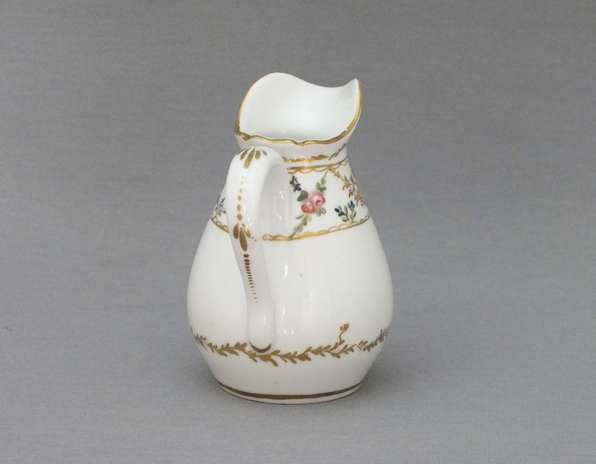Paris - milk jug - Locré - eighteenth Century