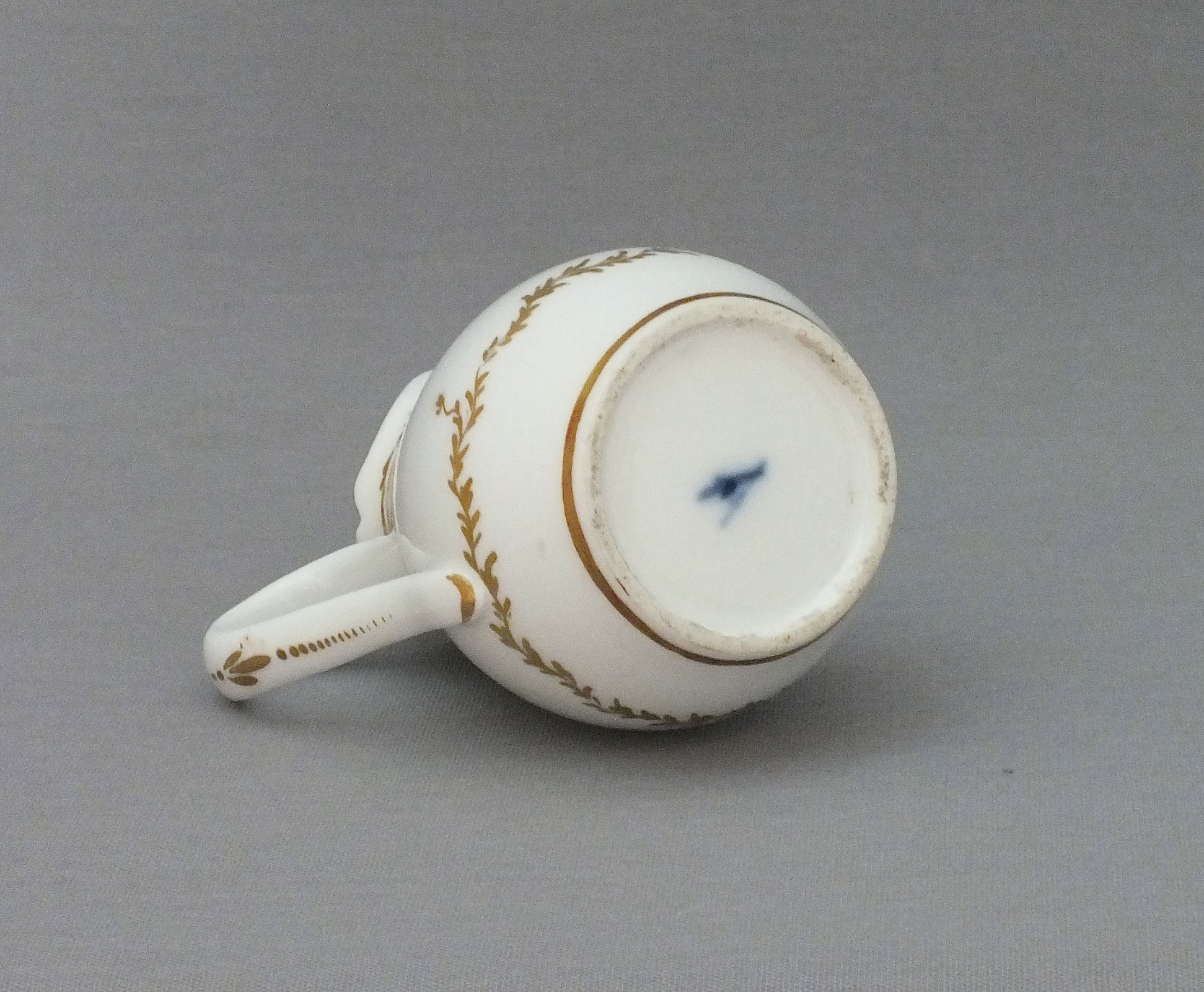 Paris - milk jug - Locré - eighteenth Century