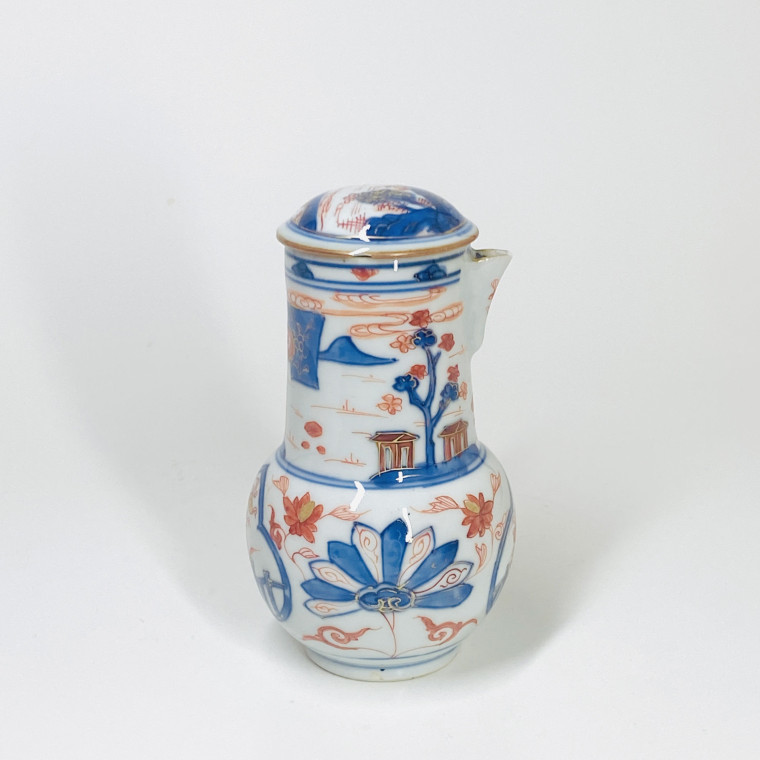 Chinese porcelain jug with Imari decoration - Eighteenth century