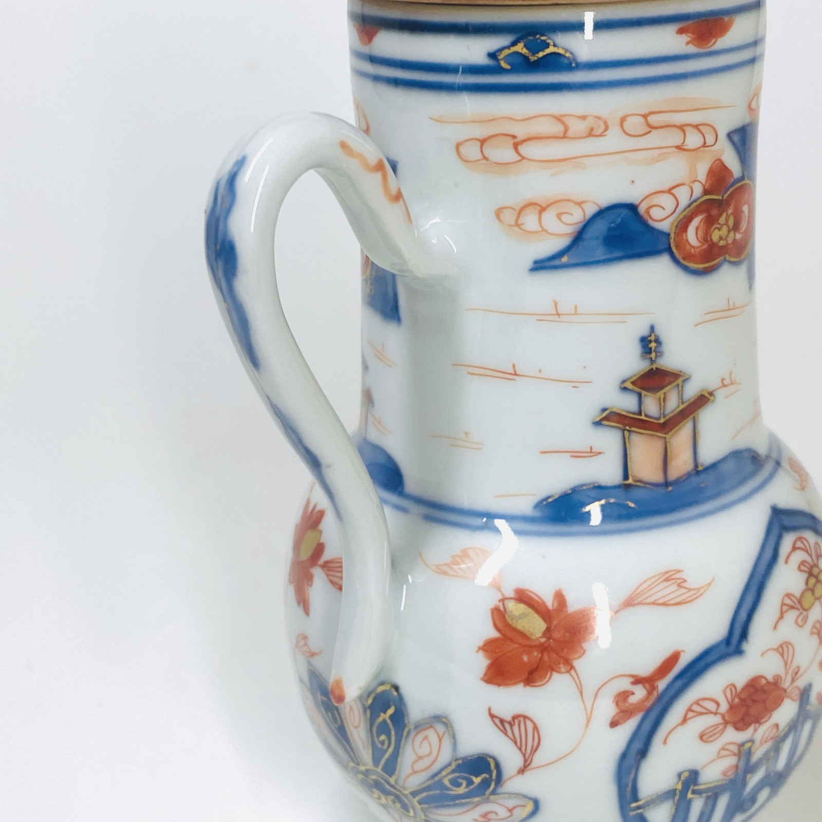 Chinese porcelain jug with Imari decoration - Eighteenth century