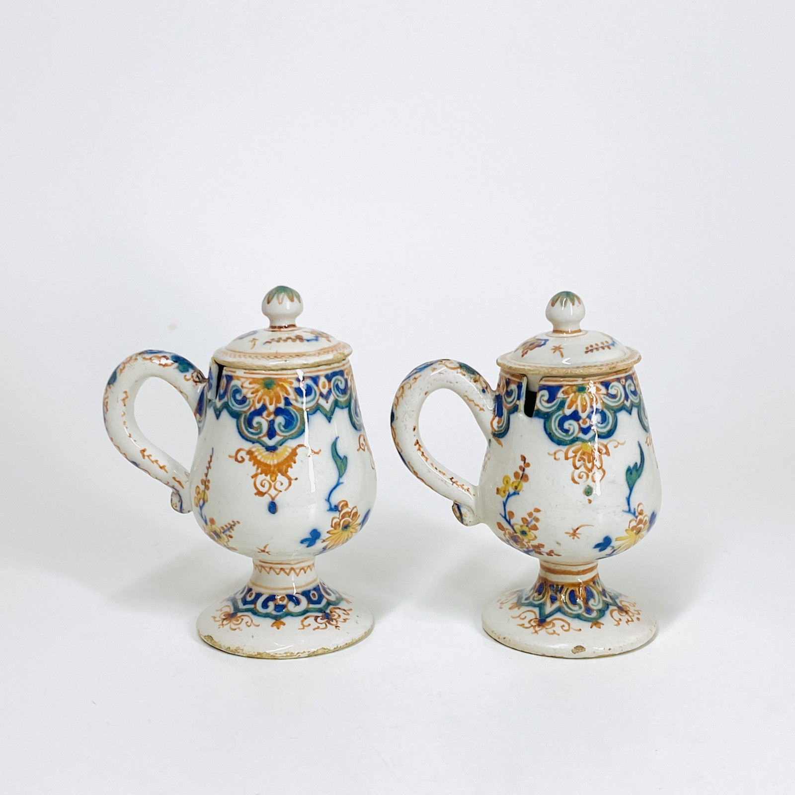 Pair of Delft earthenware mustard pots - Eighteenth century