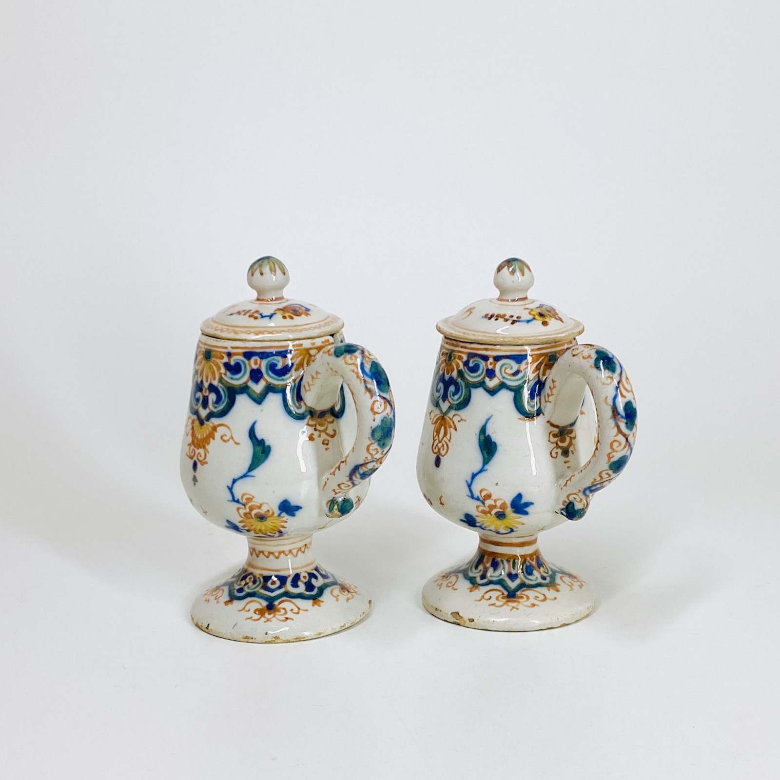 Pair of Delft earthenware mustard pots - Eighteenth century