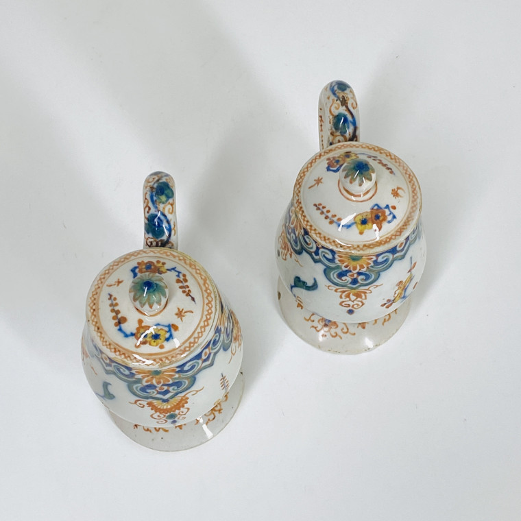 Pair of Delft earthenware mustard pots - Eighteenth century