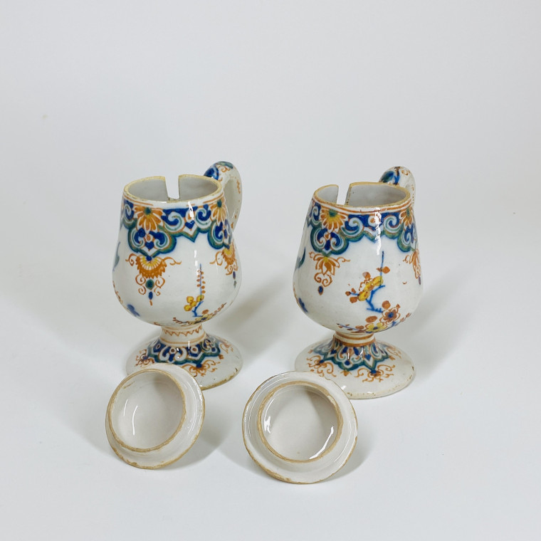 Pair of Delft earthenware mustard pots - Eighteenth century