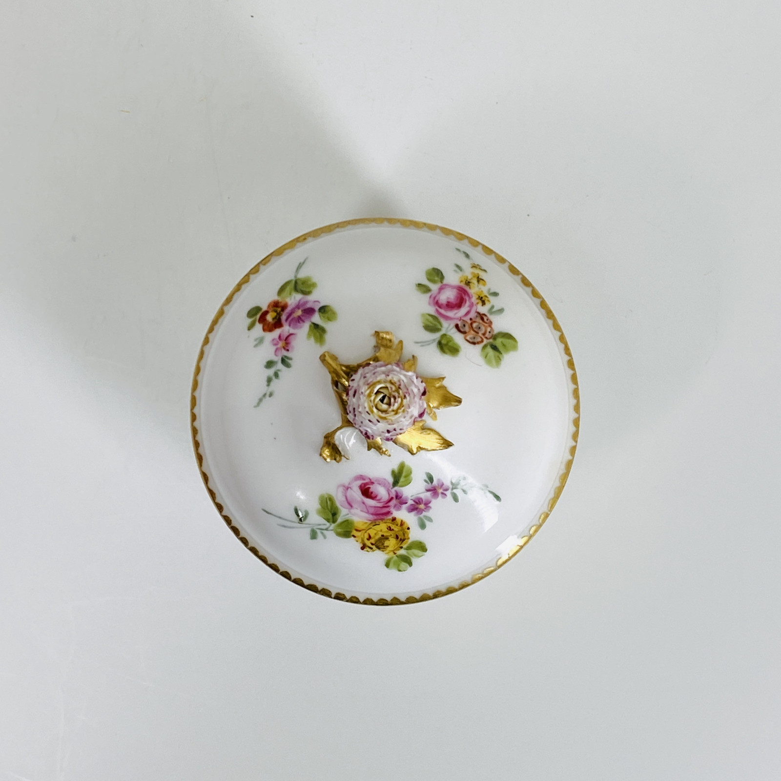 Sèvres soft porcelain sugar pot - Eighteenth century