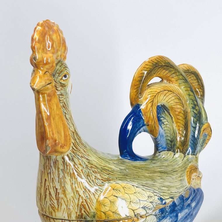 Pesaro (Italie) - Terrine en trompe-l’œil en faience polychrome figurant un coq - Vers 1800