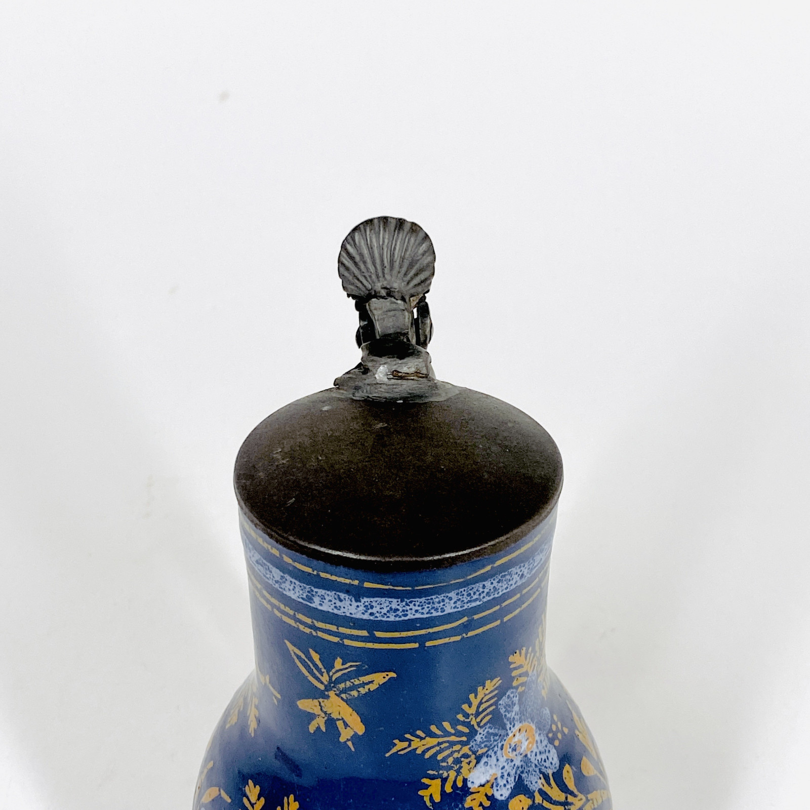 Small Nevers earthenware pitcher with Persian blue background - Seventheenth century