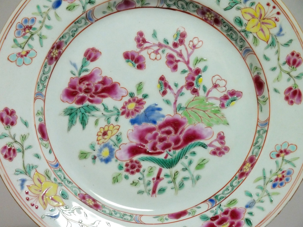 China - porcelain plate of the rose family - Eighteenth Century