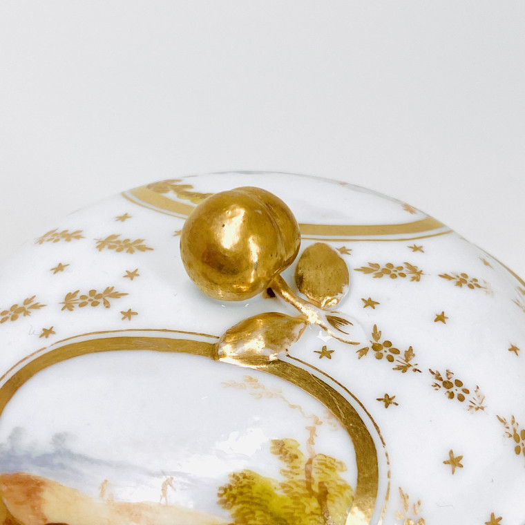 Paris (Rue Amelot) - Pot à sucre à décor de médaillons - XVIIIe siècle