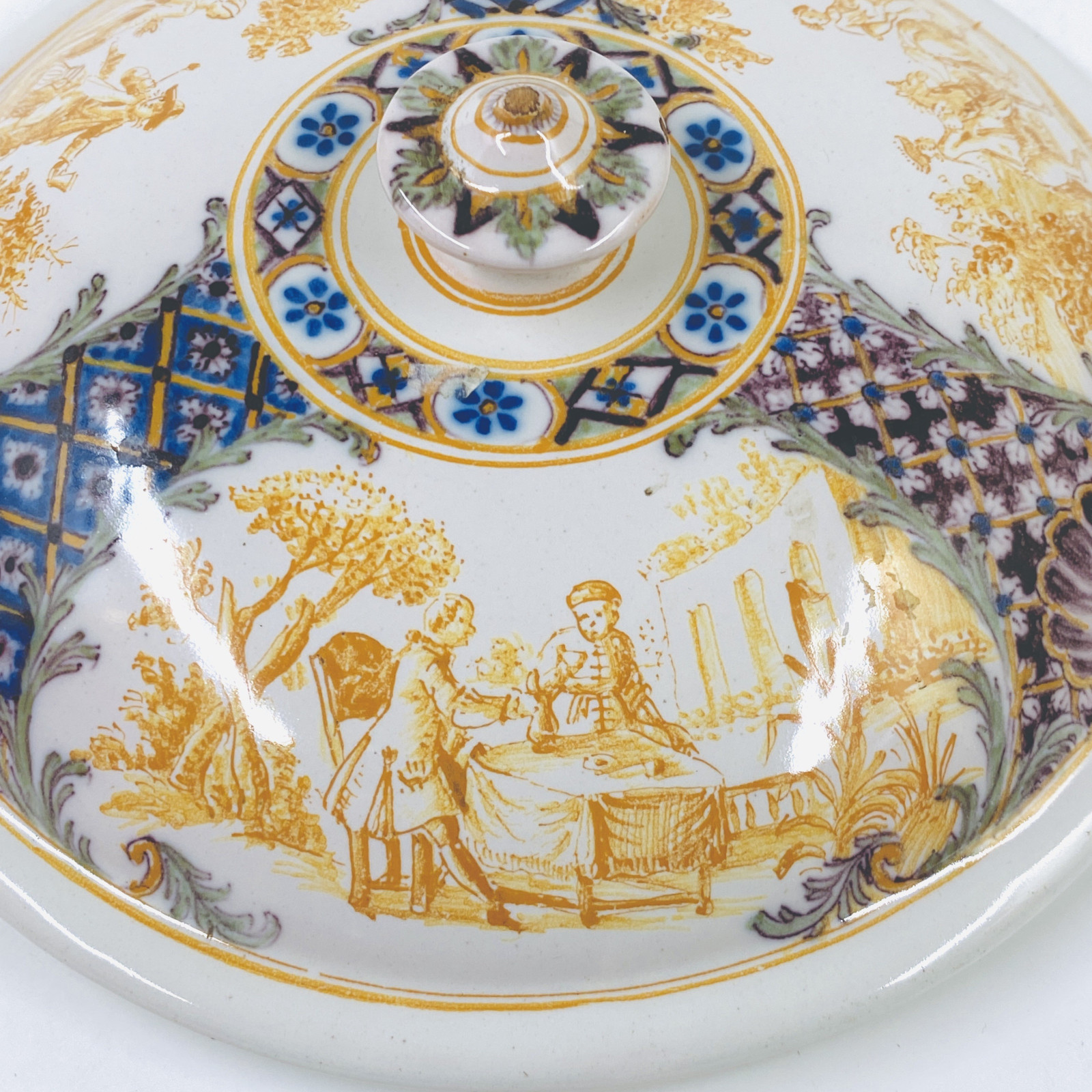 Marseille - Fauchier - Two lids decorated in yellow monochrome - Eighteenth century
