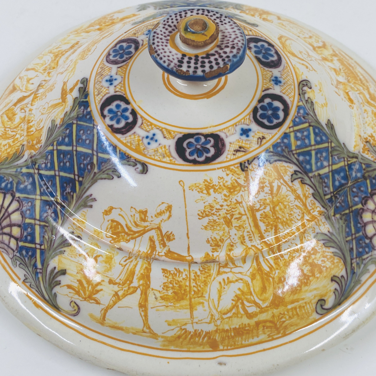 Marseille - Fauchier - Two lids decorated in yellow monochrome - Eighteenth century