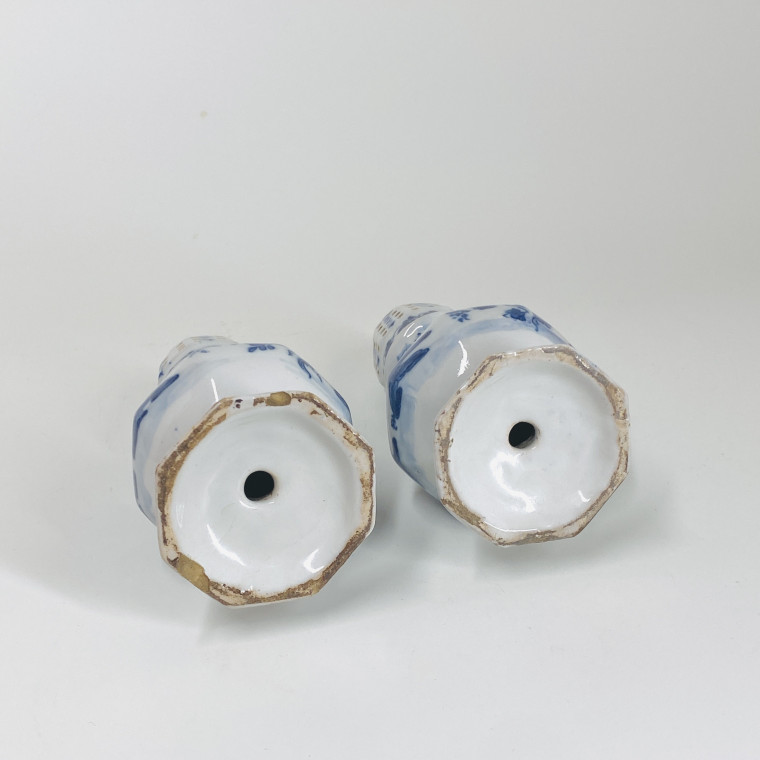 Nove di Bassano - Pair of sprinklers decorated with pagodas - Eighteenth century