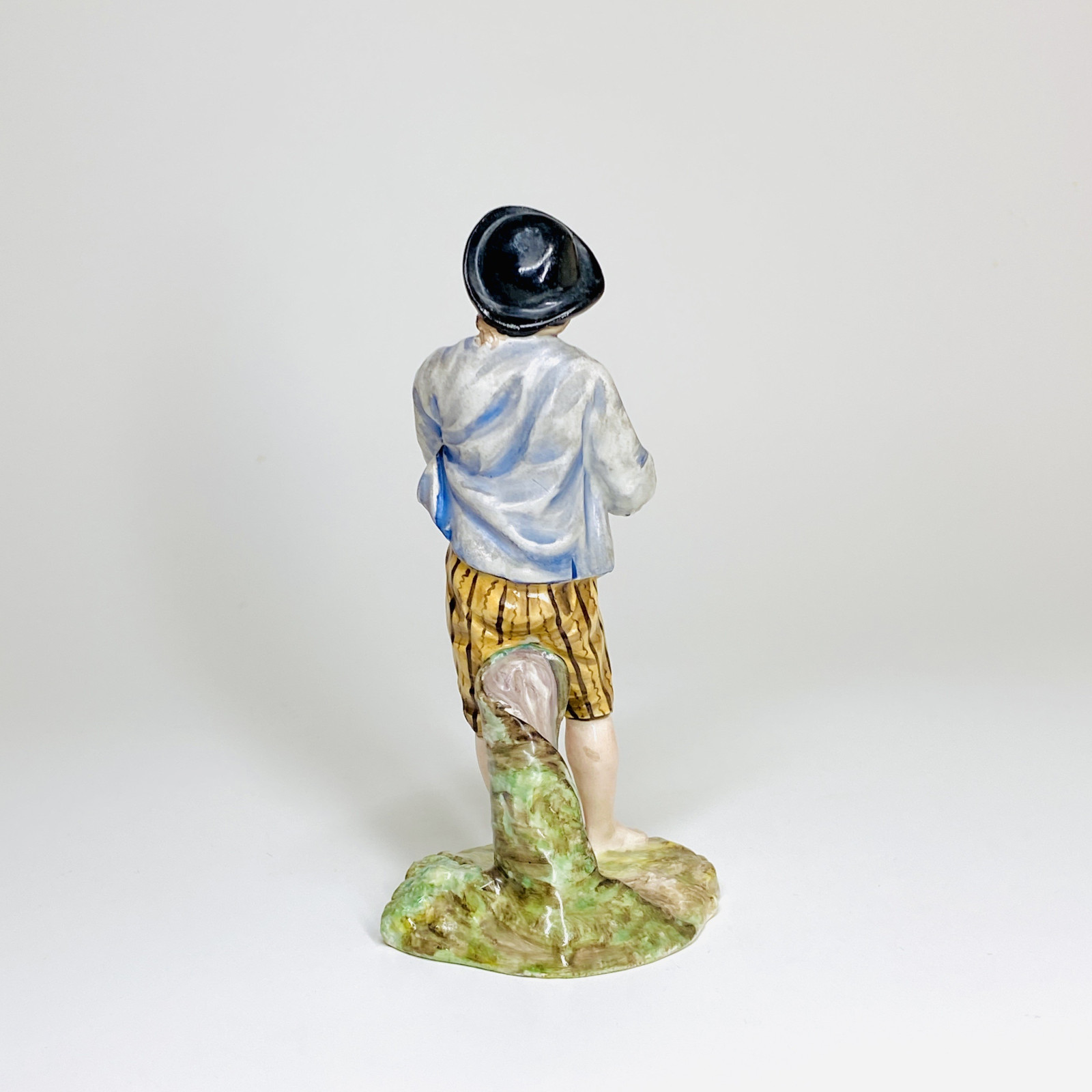 Statuette en faïence de Lunéville représentant un joueur de musette - XVIIIe siècle