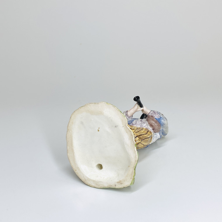 Statuette en faïence de Lunéville représentant un joueur de musette - XVIIIe siècle