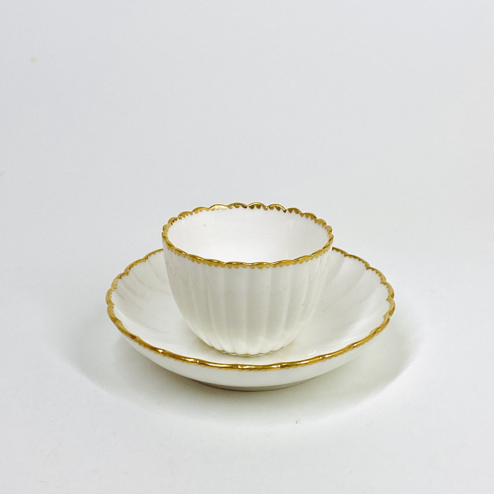 Sèvres - Tasse à thé en porcelaine tendre - XVIIIe siècle