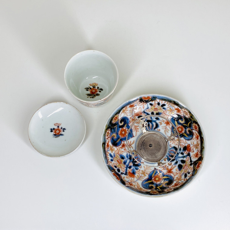 Covered cup in Japanese porcelain mounted in silver - Eighteenth century
