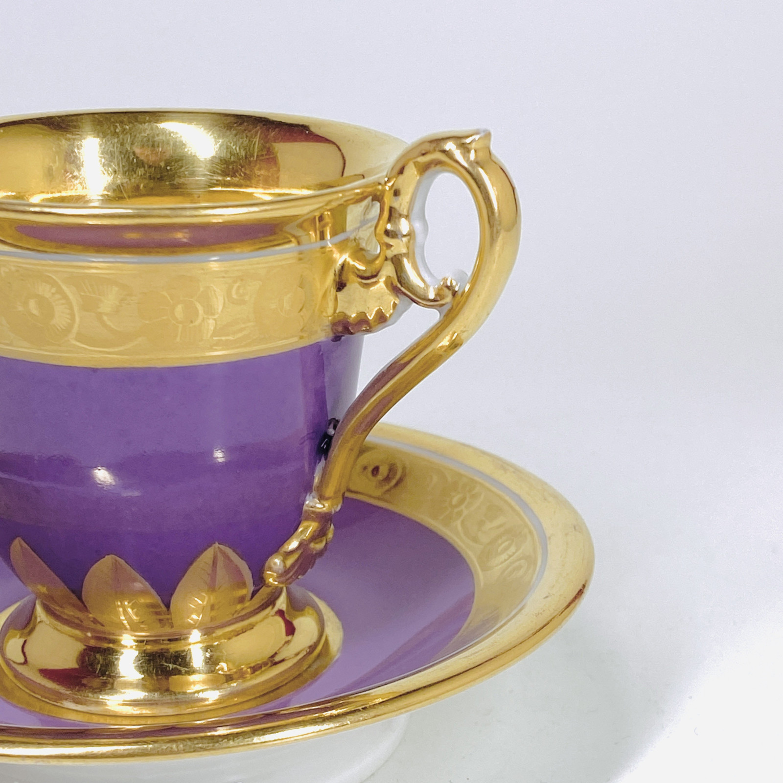 Paris - Manufacture Duhamel - Tasse en porcelaine à fond violet - Début du XIXe siècle