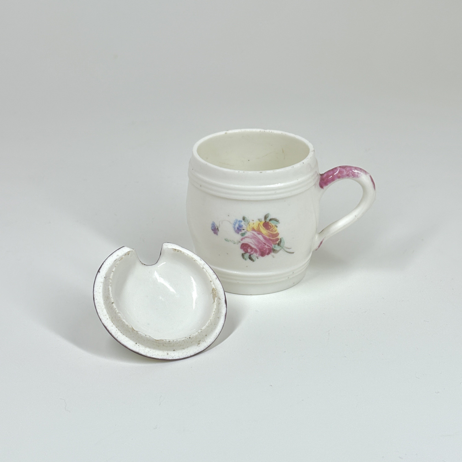 Mennecy porcelain mustard pot - Eighteenth century