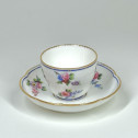 Cup and saucer called "Hébert" goblet with polychrome decoration - Eighteenth century