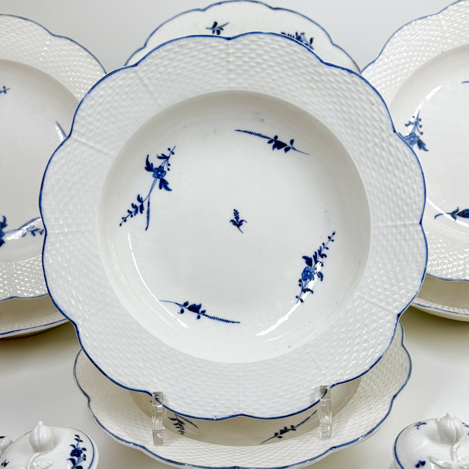 Ensemble de porcelaine d'Arras - XVIIIe siècle