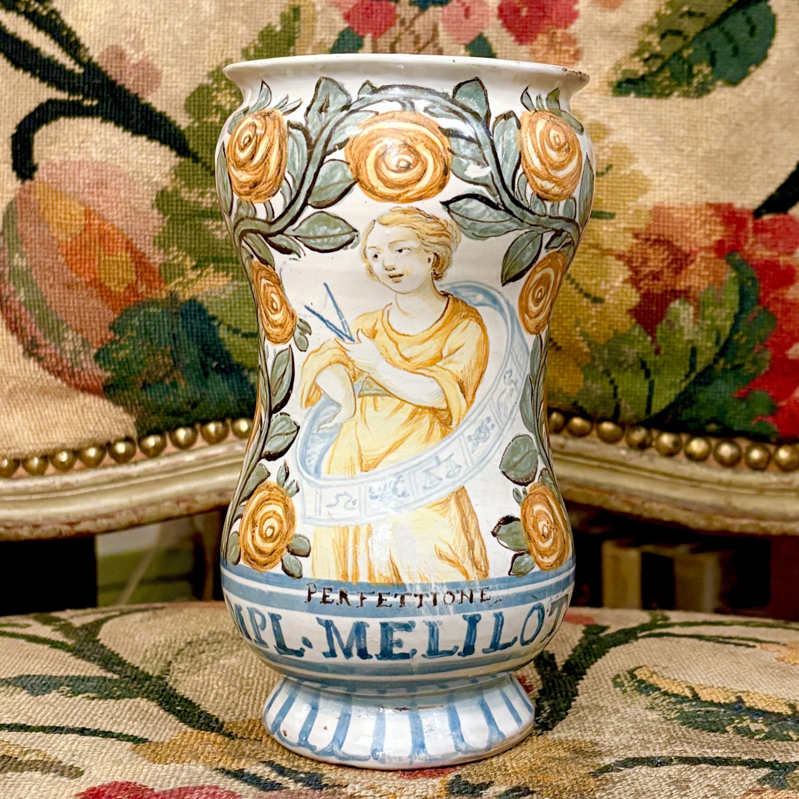 Albarello de Castelli figurant une allégorie sous les traits d'une jeune femme - XVIIe siècle