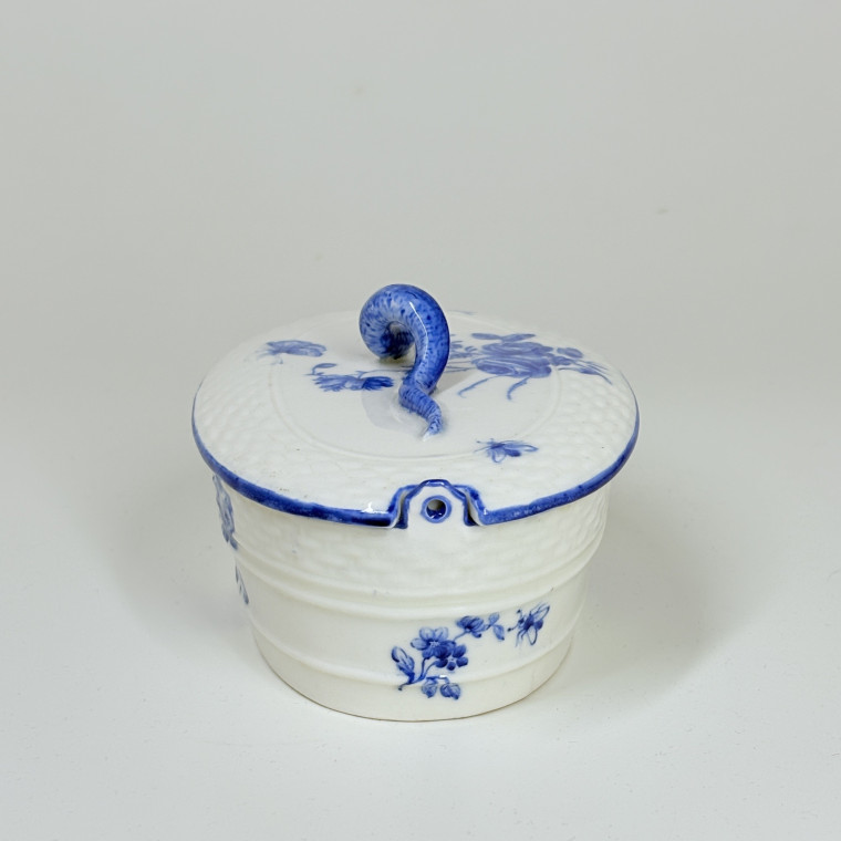Beurrier en porcelaine tendre de Chantilly - XVIIIe siècle